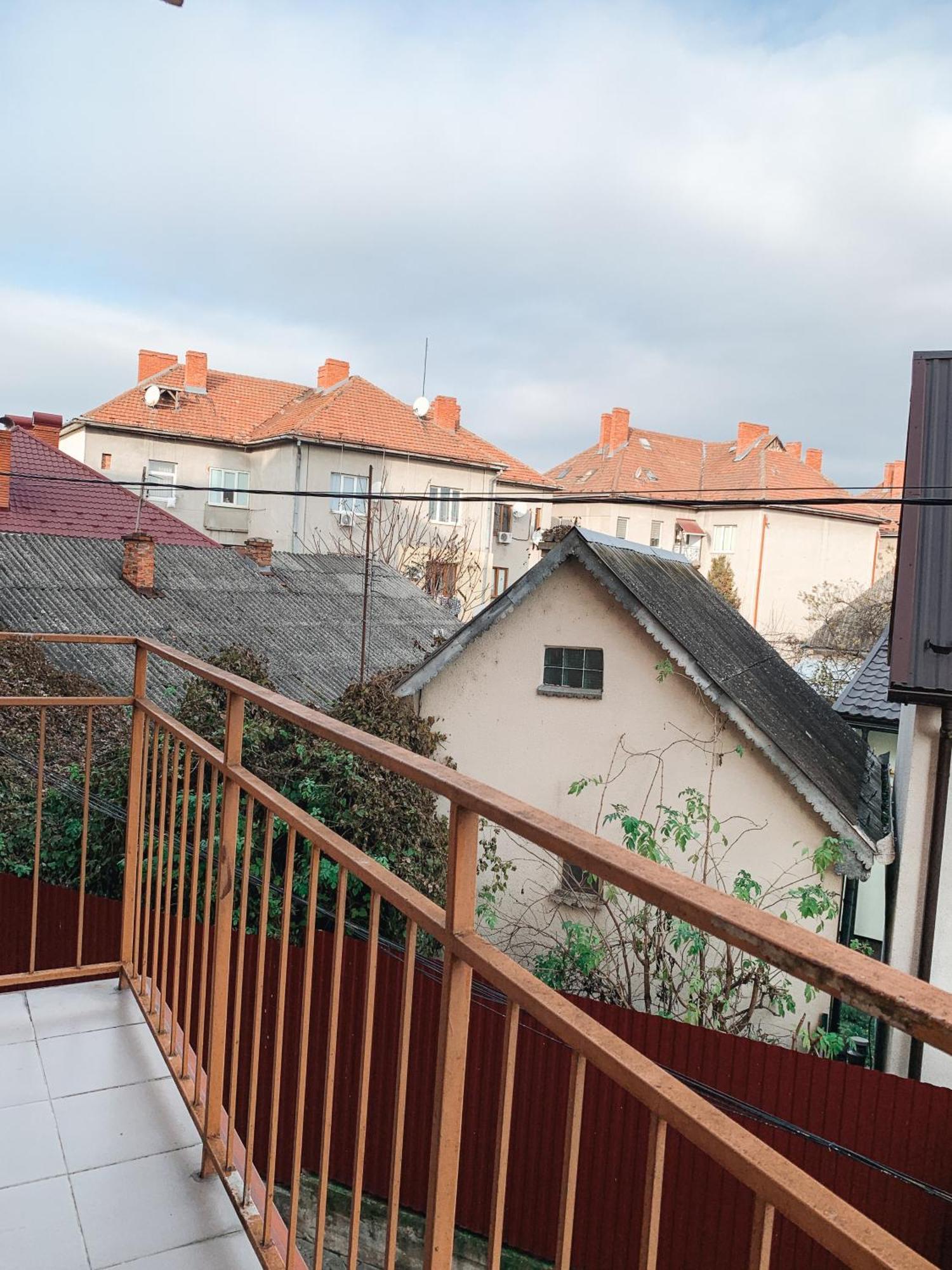 Apartments Domovik Мостова 5 Кв 38 Mukatjeve Exteriör bild